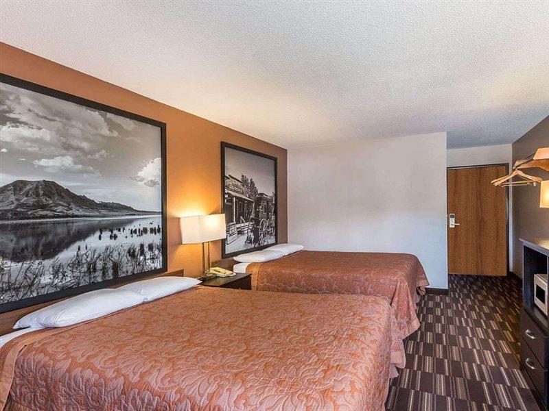 Super 8 By Wyndham Madison Hotel Luaran gambar