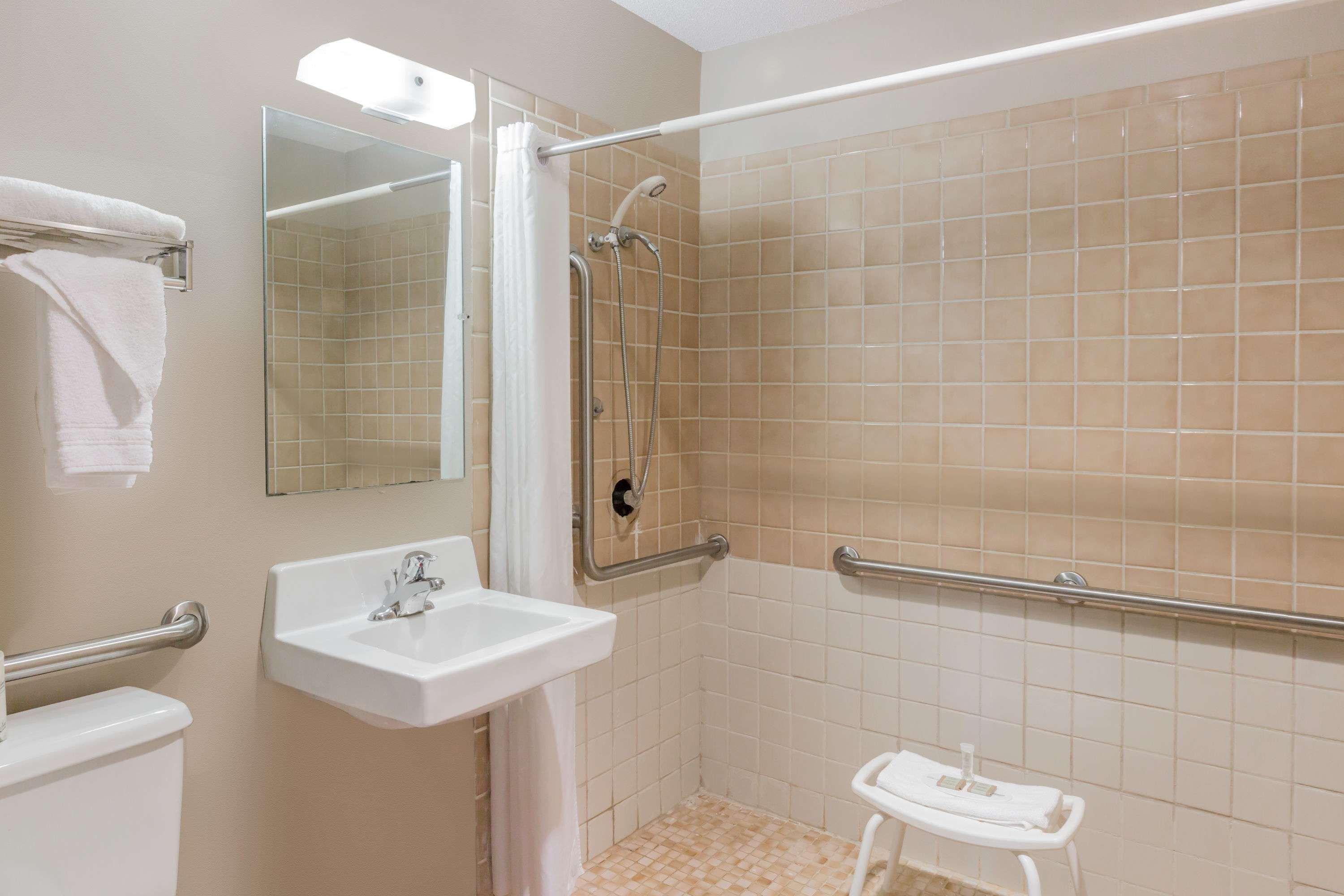 Super 8 By Wyndham Madison Hotel Luaran gambar