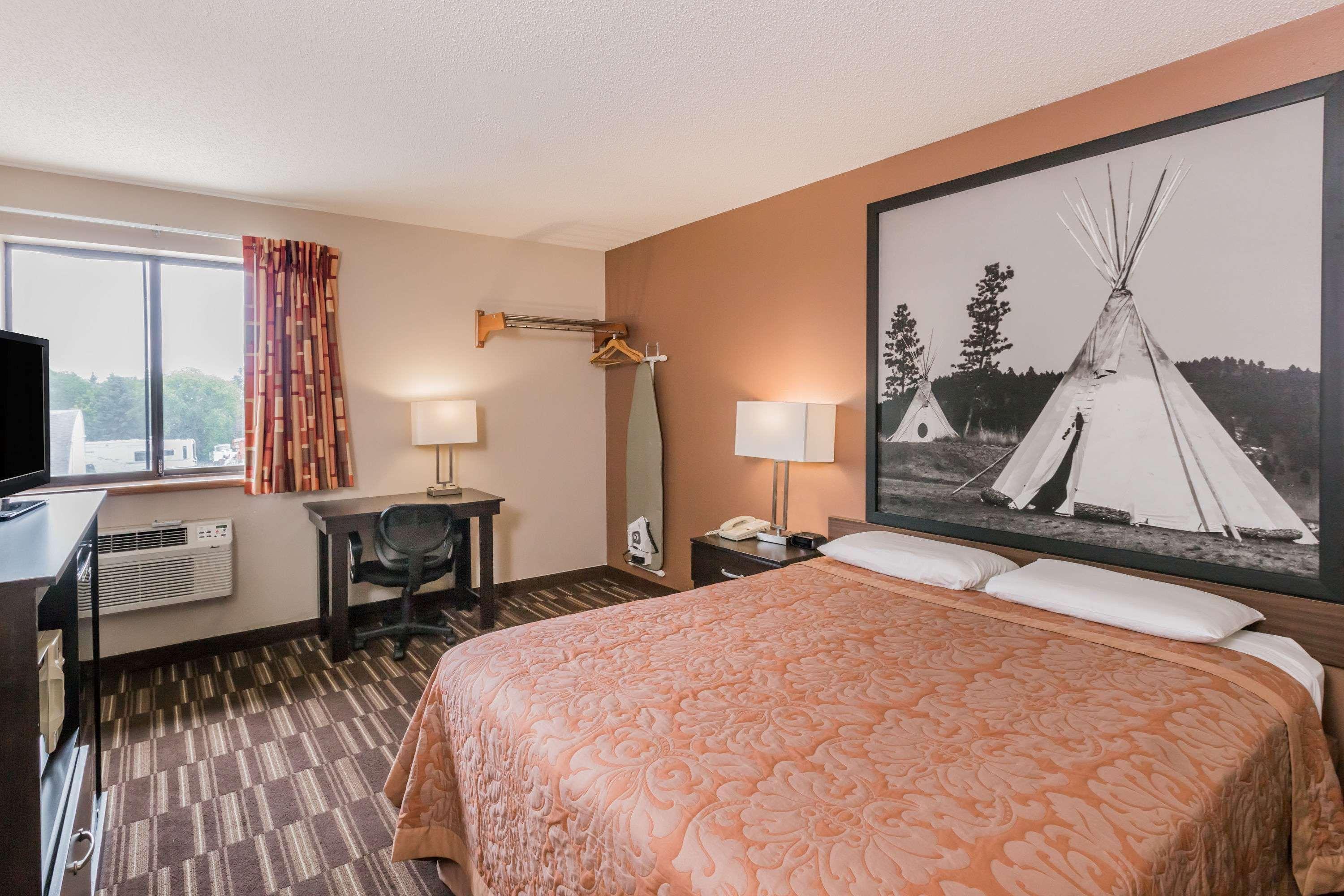 Super 8 By Wyndham Madison Hotel Luaran gambar